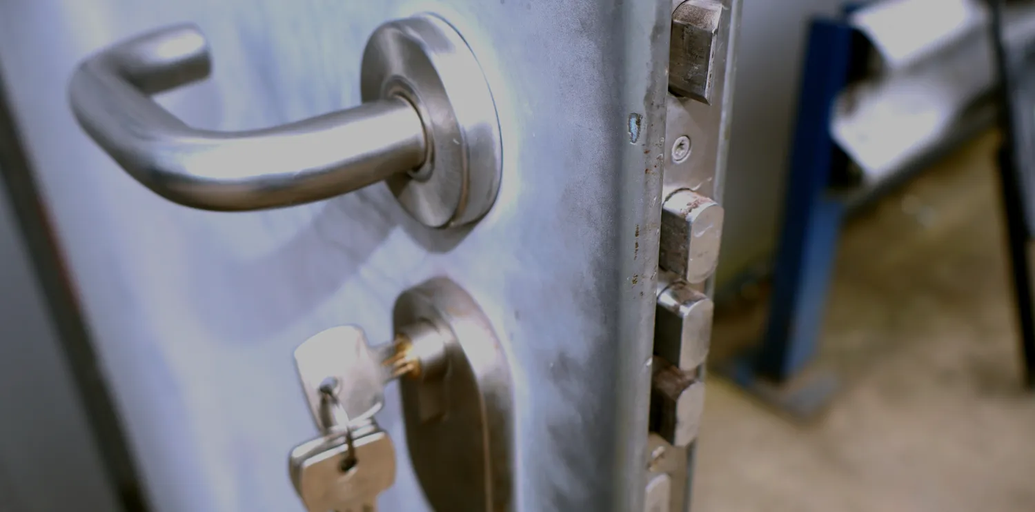 Emergency Lock Welding 